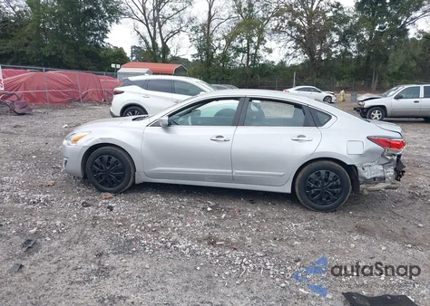 2015 Nissan Altima 2.5 S z USA, uszkodzony, nr VIN 1N4AL3AP3FC453339